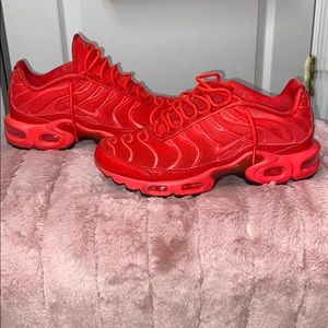 WOMENS RED NIKE AIR MAX